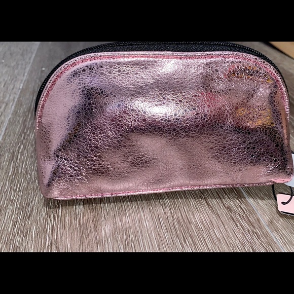 VICTORIA’S SECRET MINI COSMETIC POUCH - Picture 8 of 10